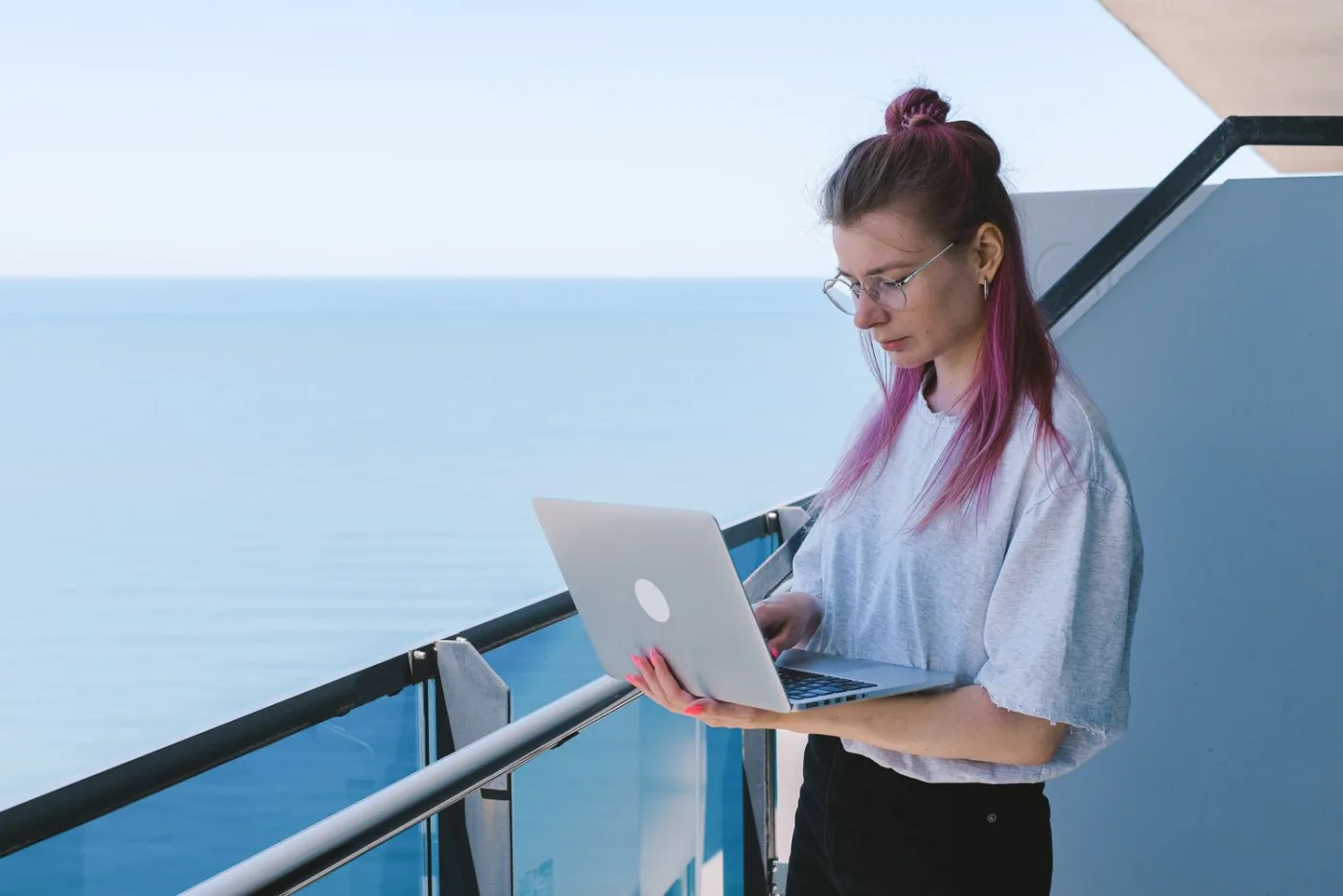Trabajo en remoto con vistas al Mediterráneo